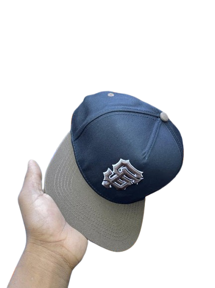 San Francisco Giants Old English SF Snapback Cap – Black & Khaki Brown
